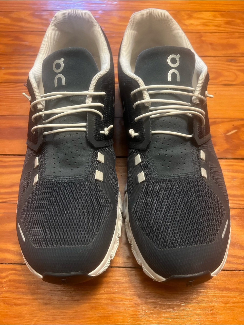 On Cloud 6 Athletic Sneakers